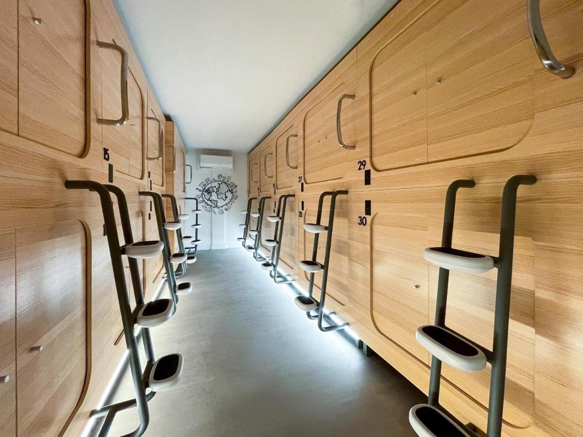 Airone Capsule Hotel Hobart Exterior foto